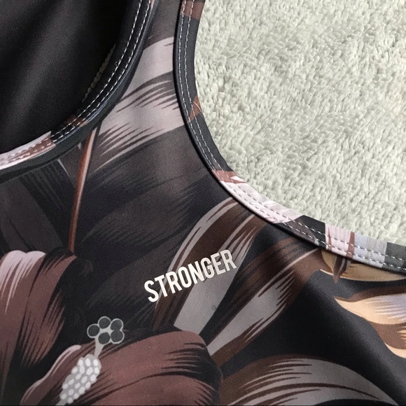 Stronger The Label Freedom Floral Hawaiian Crop - Picture 4 of 11